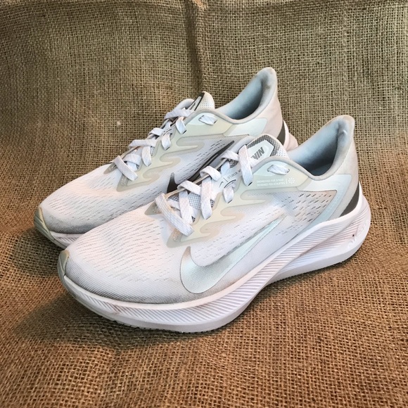 Nike Shoes - Nike Women’s Zoom Winflo White Silver Size 6